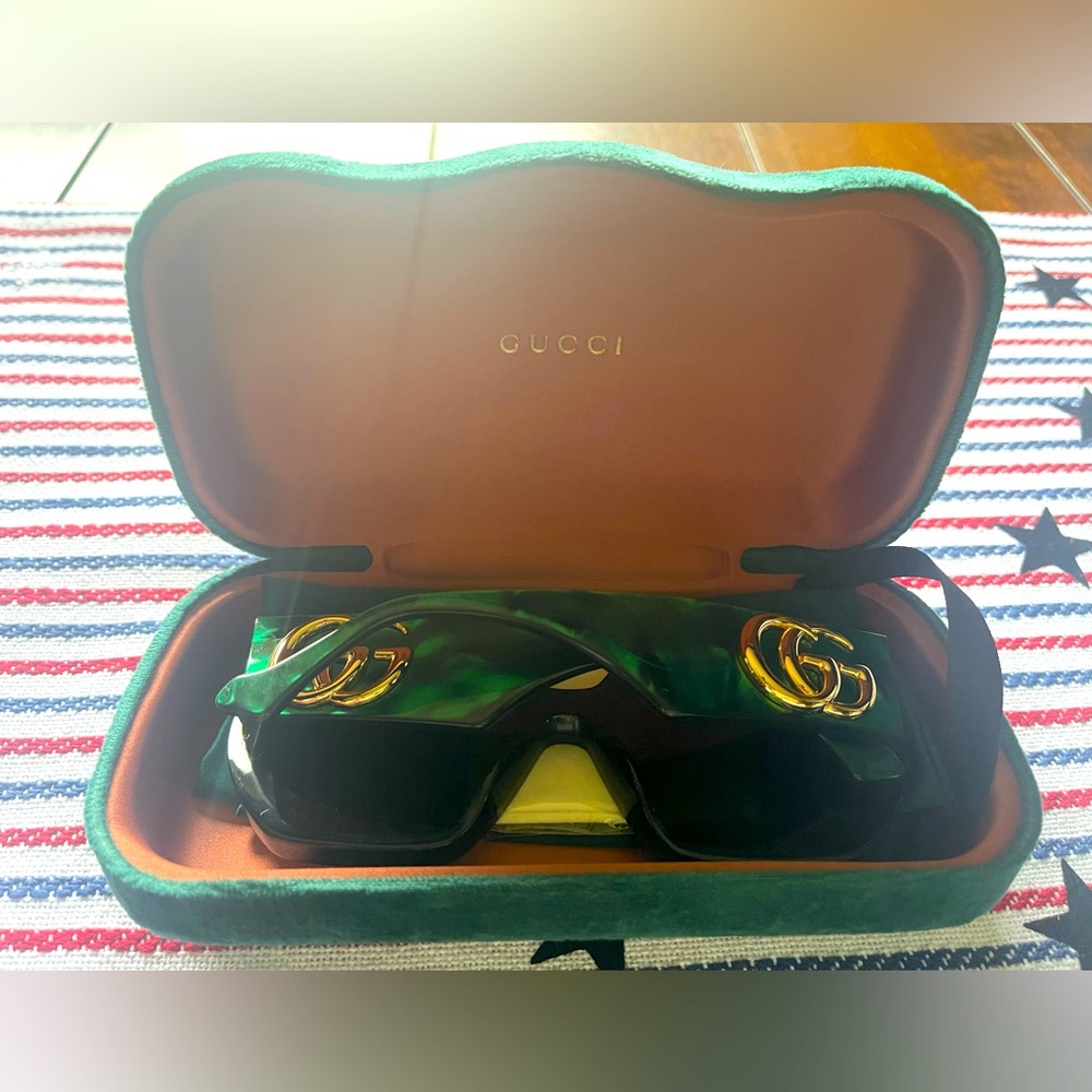 women’s 100% authentic Gucci logo GG0956S sunglasses